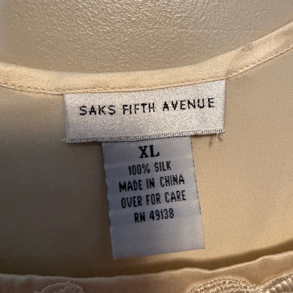 Vintage Saks Fifth 100% Silk Cream Tank Top Floral Embroidered Trim Womens XL - Picture 8 of 9